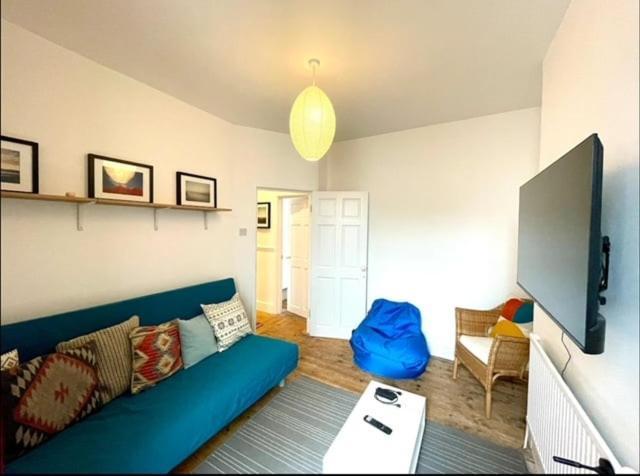 *Family Home In Mumbles. Close To The Beach* Exterior photo