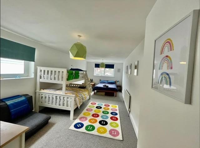*Family Home In Mumbles. Close To The Beach* Exterior photo